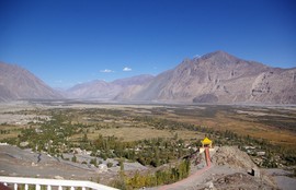 Diskit
Nubra (Shyok) Valley downstream / flussab
Saltoro range / Karakoram